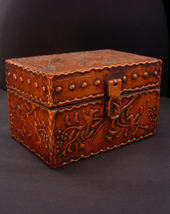 Vintage Folk Art Box - raised relief birds - Copper finish - recipe box - keepsa - $75.00