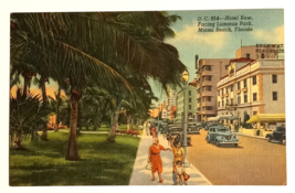 Hotel Row Facing Lummus Park Miami Beach FL Linen Curt Teich UNP Postcard 1940 - £6.37 GBP