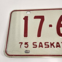 Saskatchewan License Plate 1975 White Red 17-625 Vtg Canada Car Truck - $19.34