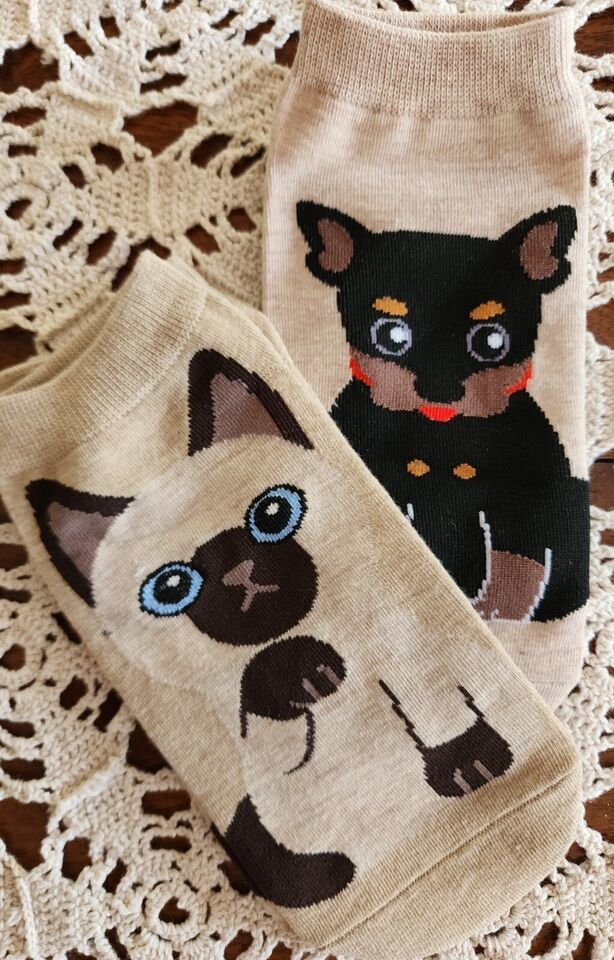 Two (2) Pair ~ Animal Print ~ 1-Cat ~ 1-Dog ~ Knit ~ Ankle Socks (4) - $14.96