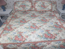 Queen Bedspread with Pillow Shams and Bed Skirt Used - £37.14 GBP