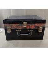 Vintage Sewing Box w/ Brass Accents Includes 1 Tray Stuffed w/notions - €31,90 EUR Vintage Sewing Box w/ Brass Accents Includes 1 Tray Stuffed w/notions - €31,90 EUR