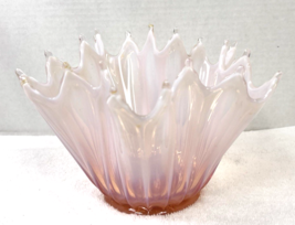 Fenton Heirloom Peach Pink Opalescent Glass Handkerchief Fluted Vase Bow... - $78.71