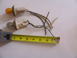 1975 1977 CONTINENTAL TOWNCAR 2 USED TAILLIGHT LIGHT SOCKETS OEM ORIG LI... - $1,426.46 MXN