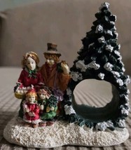 3.5&quot;H One Resin Napkin Holder Snowy Tree Family Christmas Caroling - £3.15 GBP