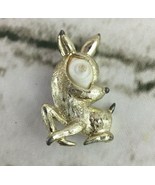 Vintage Pin Brooch Gold Toned Deer Fowl White Eye Fashion Jewelry  - £12.69 GBP