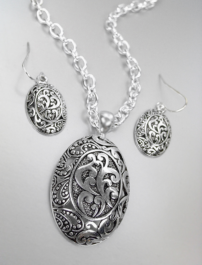 Primary image for CLASSIC Brighton Bay Silver Antique Filigree Oval Pendant Necklace Earrings Set