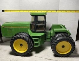 John Deere 8870 4WD Tractor  Die Cast Dual Wheels Pre-Owned - £85.54 GBP