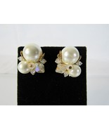 Vintage Faux Pearl Iridescent Clear Bead Clip on Earrings Goldtone - $13.02 CAD
