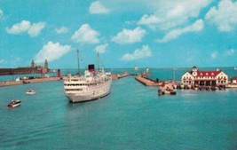 Chicago Illinois IL Lake Michigan, Coast Guard Station, Lighthouse  Postcard D48 - $2.99