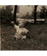 Real Photo Adorable Infant Field 1944 Rural Family Small Town Maine  - €23,21 EUR