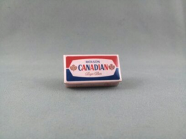 Molson Canadain Pin - 12 Pack Stubby Bottle Box - Made of Paper - £11.80 GBP