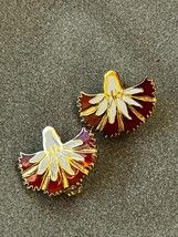 MMA Signed Red &amp; Cream Enamel Cloisonne Goldtone Flower Fan Clip Earrings – 0.75 - £13.34 GBP