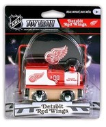 NHL Real Wood Toy Train by MasterPieces Puzzle Detroit Red Wings  - $367.41 MXN