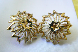 Vintage gold tone metal filigree Crown Trifari signed Star Flower clip earrings - £25.63 GBP