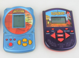 Lot of 2 Electronic Handheld Games Milton Bradley Hangman &amp; Battleship Work 2002 - £11.99 GBP