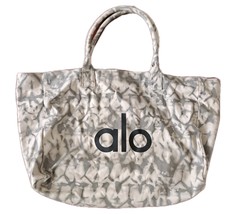 Alo Yoga Tie-Dye Grey Tote Bag  NWT - $626.71 MXN
