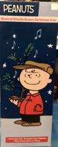 PEANUTS Musical Charlie Brown Christmas Tree W/Linus Blanket &amp; Music - $461.15 MXN