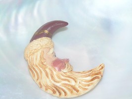 Estate Carved Resin Holiday Santa Claus Man in the Moon Crescent Pin Brooch – - £6.85 GBP