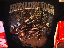 LIONS FIGHTING HERALDRY EDGE T-SHIRT - $11.27