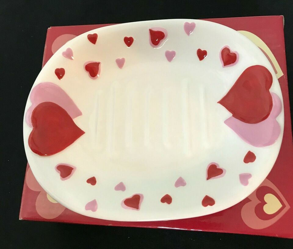 Primary image for Avon Heart Soap Dish Ceramic 5.75" x 4.5" x 1" New in Box