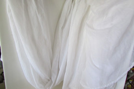 swag scarf 5&#39; x 18&#39; whitegray tones w/raised threads 1 side, subtle crinkle - $4.95
