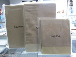 Calvin Klein Home Golden Vines/Luster Band 2 Pc King Pillowcases Pair Bnip $125 - $49.49