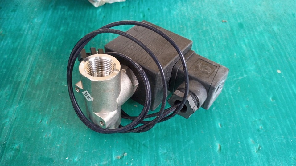 Vulcan Hart 00-959909-00001 120VDC Solenoid Valve Item image 4