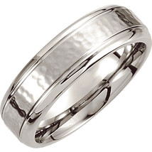 Men&#39;s Cobalt 7mm Grooved Edge &amp; Hammered Wedding Ring - £135.88 GBP