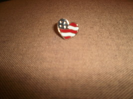 American Flag Heart Shape  Pin , Avon - £2.35 GBP