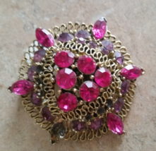 Beautiful Vintage Pink &amp; Purple Rhinestone Goldtone Brooch Pin - £15.97 GBP