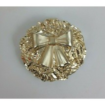 Vintage Gold Tone Wreath With Bow 1.75&quot; Lapel Hat Pin - £4.18 GBP
