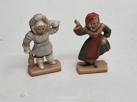 Pair of vintage Eskimo and Italian figurine dolls - £15.63 GBP