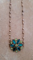 Beautiful Vintage Green Rhinestone Flower Necklace Goldtone - £39.53 GBP