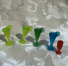 1999 BARBIE FABULOUS FOUNTAIN POOLSIDE 5 DRINK GLASSES ICE CUBES LEMONS ... - $12.82