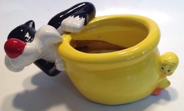 Warner Brothers Vintage Sylvester Tweety Bird Porcelain Planter Pot Looney Tunes - £14.01 GBP