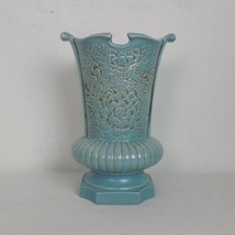 Red Wing Vase Beautiful Art Pottery Floral Pattern 1930&#39;s to early 1940&#39;s Blue - £116.01 GBP