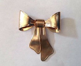 Gold Tone Metal  Ribbon Bow Brushed Gold Plated Brooch Dress Pin by Avon 1980 - $13.85