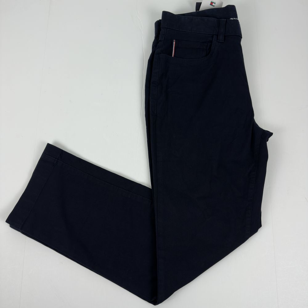 Tommy Hilfiger Men's Denton Straight-Fit 5-Pocket Chino Pants Desert Sky-33x30 Item image 5