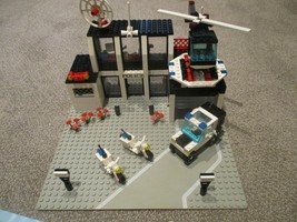 Vintage Lego #6386 police command base station legoland play set instruction - £119.92 GBP