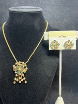 Bugby And Niles Gold Tone S Link Necklace With Floral Pendant &amp; Earring Set 3883 - £20.29 GBP