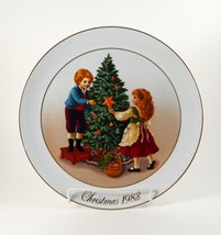 Avon Porcelain Plate Christmas Memories Series 22K Gold Trim Box Vintage 1982 - £7.97 GBP