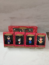 Vintage Hallmark Keepsake Peanuts And Charlie Brown Christmas Ornament Set 1995  - £15.84 GBP