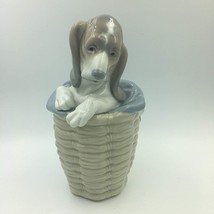 Lladro&quot;Dog in Basket&quot; Juan Huerta Porcelain figurine Bassett - £71.08 GBP