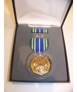 US ARMY MILITARY ACHIEVEMENT MEDAL RIBBON &amp; LAPEL PIN IN PRESENTATION CASE - $22.49