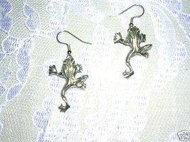New Tropical Climbing Tree Frog Usa Cast Pewter Drop Dangle Charm Earrings - £6.37 GBP