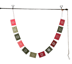 Crate &amp; Barrel Christmas Holiday Garland Snowflake Cutout Designs 6ft Long - $362.01 MXN