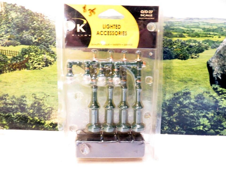K-LINE  TRAINS - 010507 STREET LIGHTS- 4- B/O -  0/027- NEW - SH - $23.70