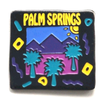 Palm Springs Pin Palm Trees Mountains Desert Scene CA Souvenir Collectible - $204.41 MXN