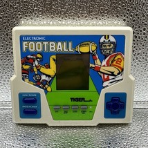 FOOTBALL  Tiger Electronics Handheld Video Game TESTED WORKS - £7.59 GBP